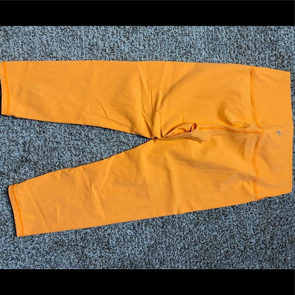 Bright orange Capri leggings. Size 6/8(M). ZYIA active